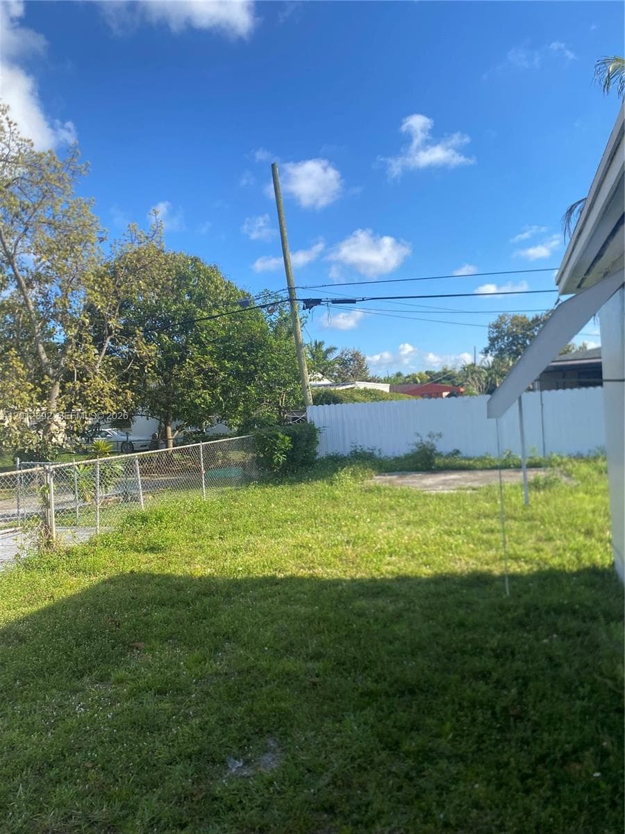 1070 NW 147th St, Miami, FL 33168 photo 11