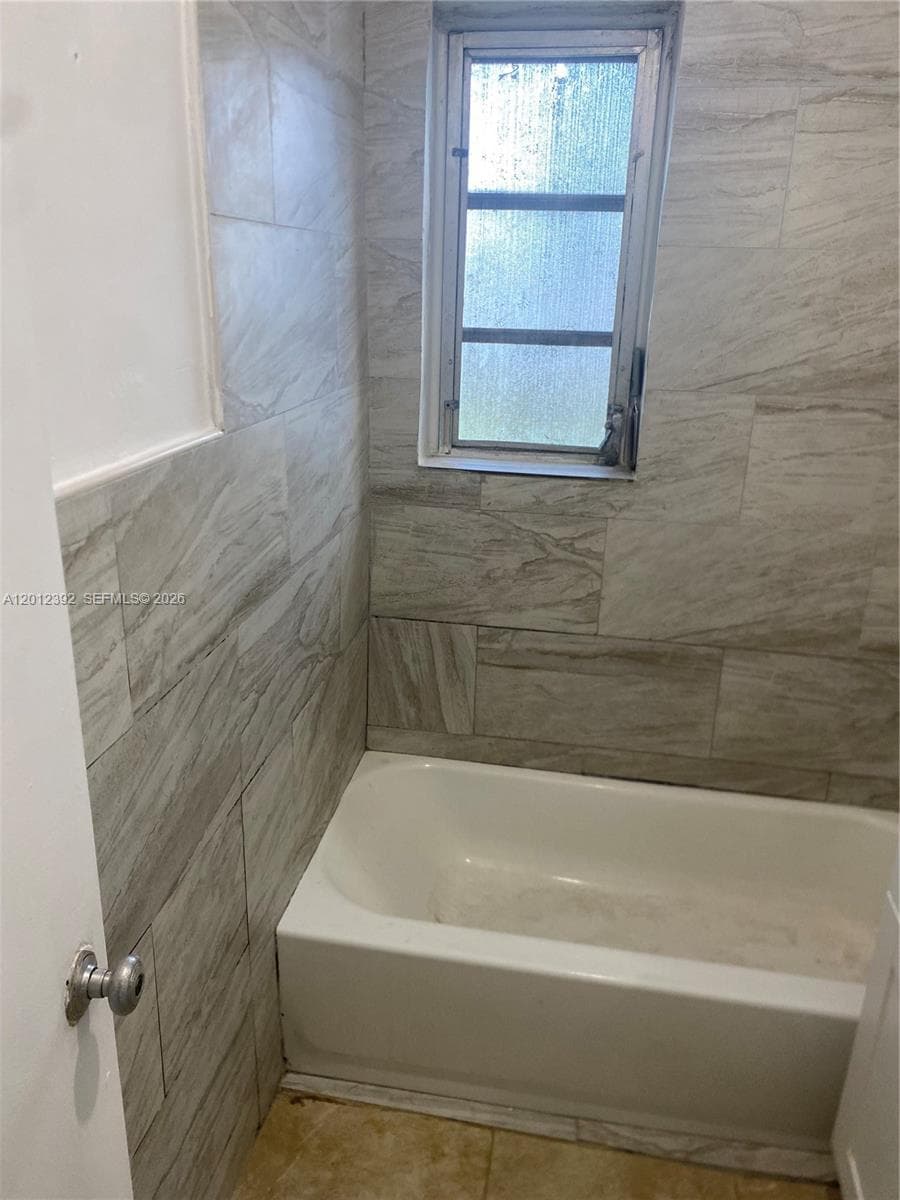 1070 NW 147th St, Miami, FL 33168 photo 8