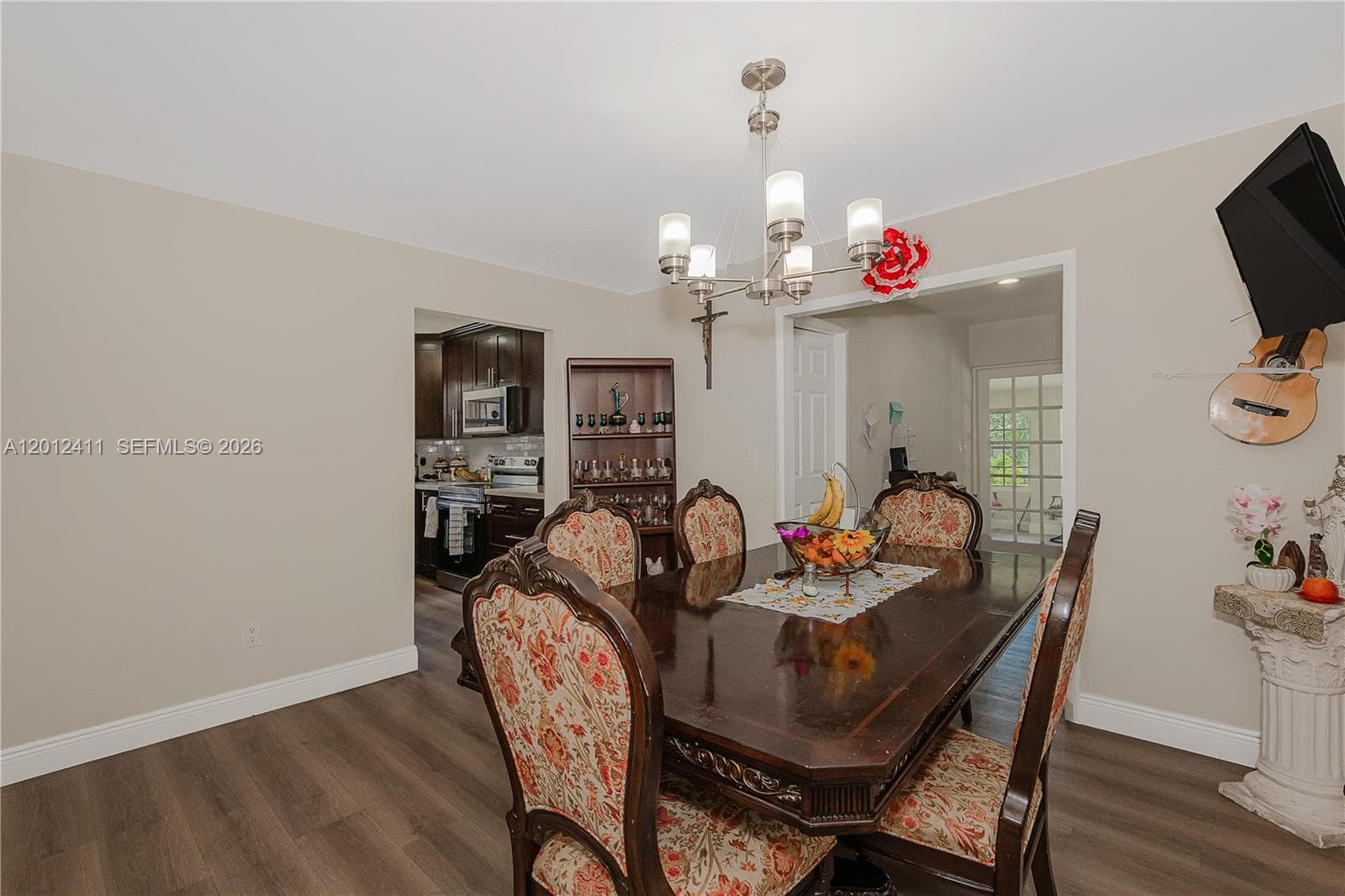 395 W 39th Pl, Hialeah, FL 33012 photo 9
