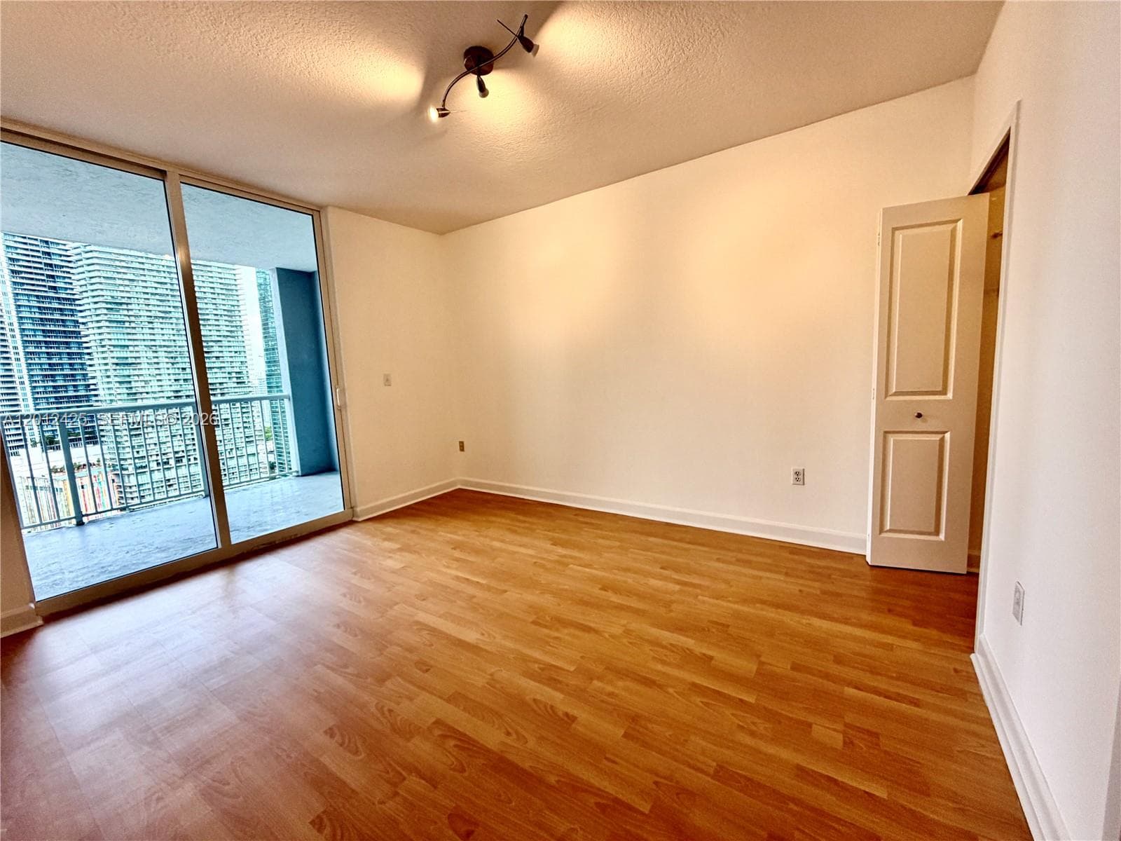 170 SE 14th St # 2906, Miami, FL 33131 photo 13