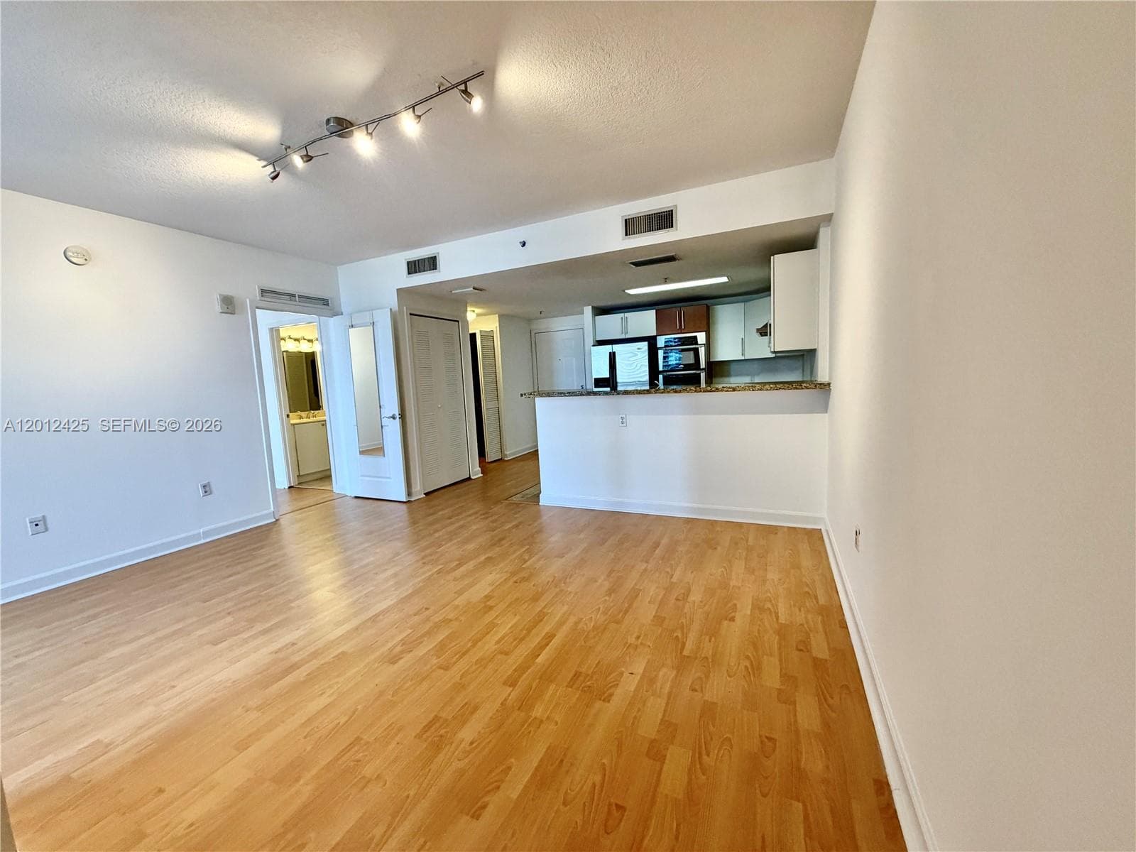 170 SE 14th St # 2906, Miami, FL 33131 photo 9