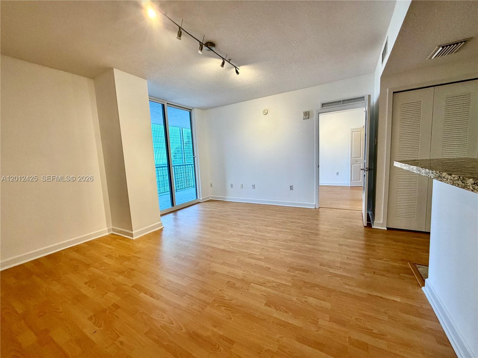170 SE 14th St # 2906, Miami, FL 33131 photo 10