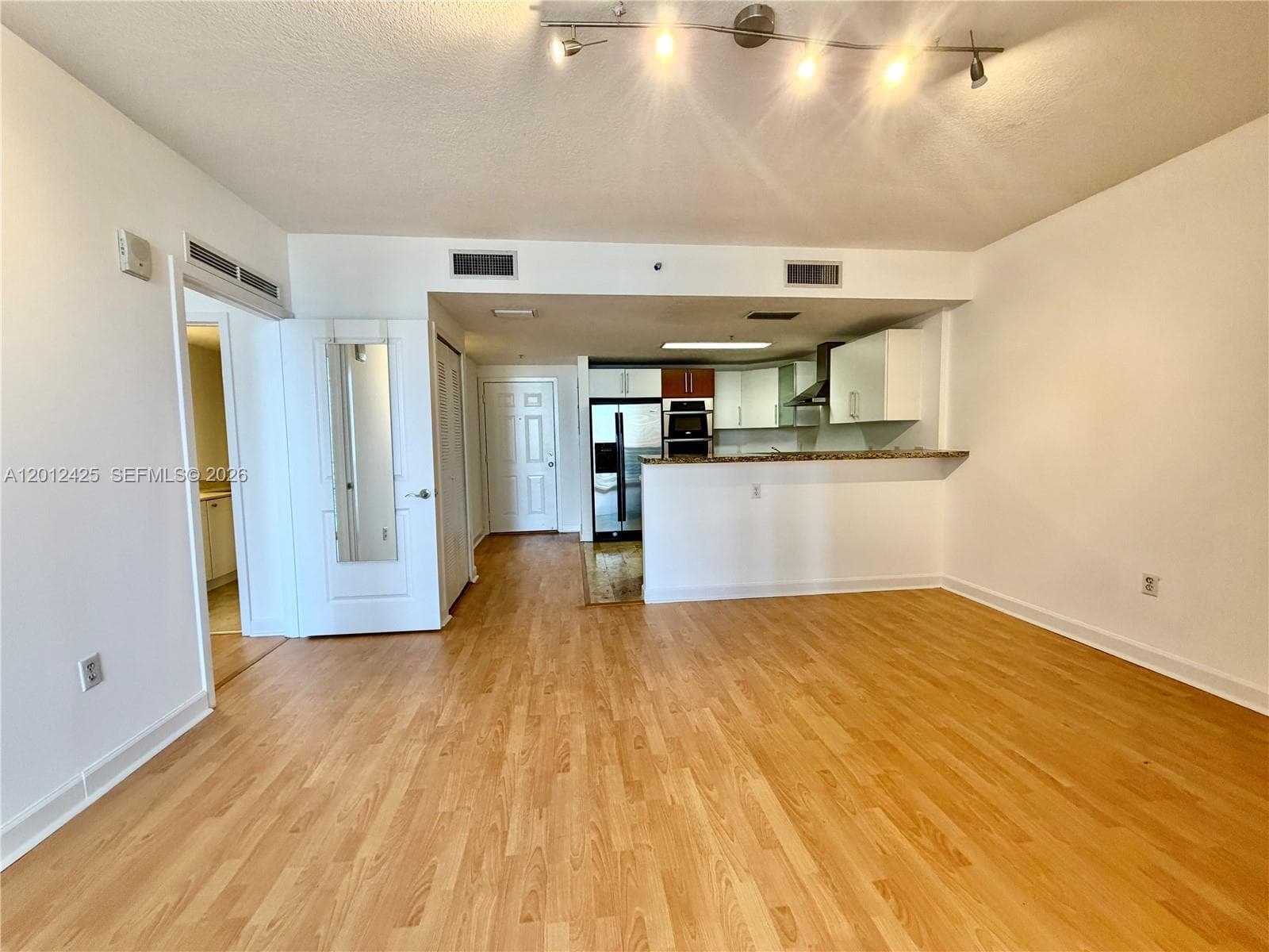 170 SE 14th St # 2906, Miami, FL 33131 photo 8