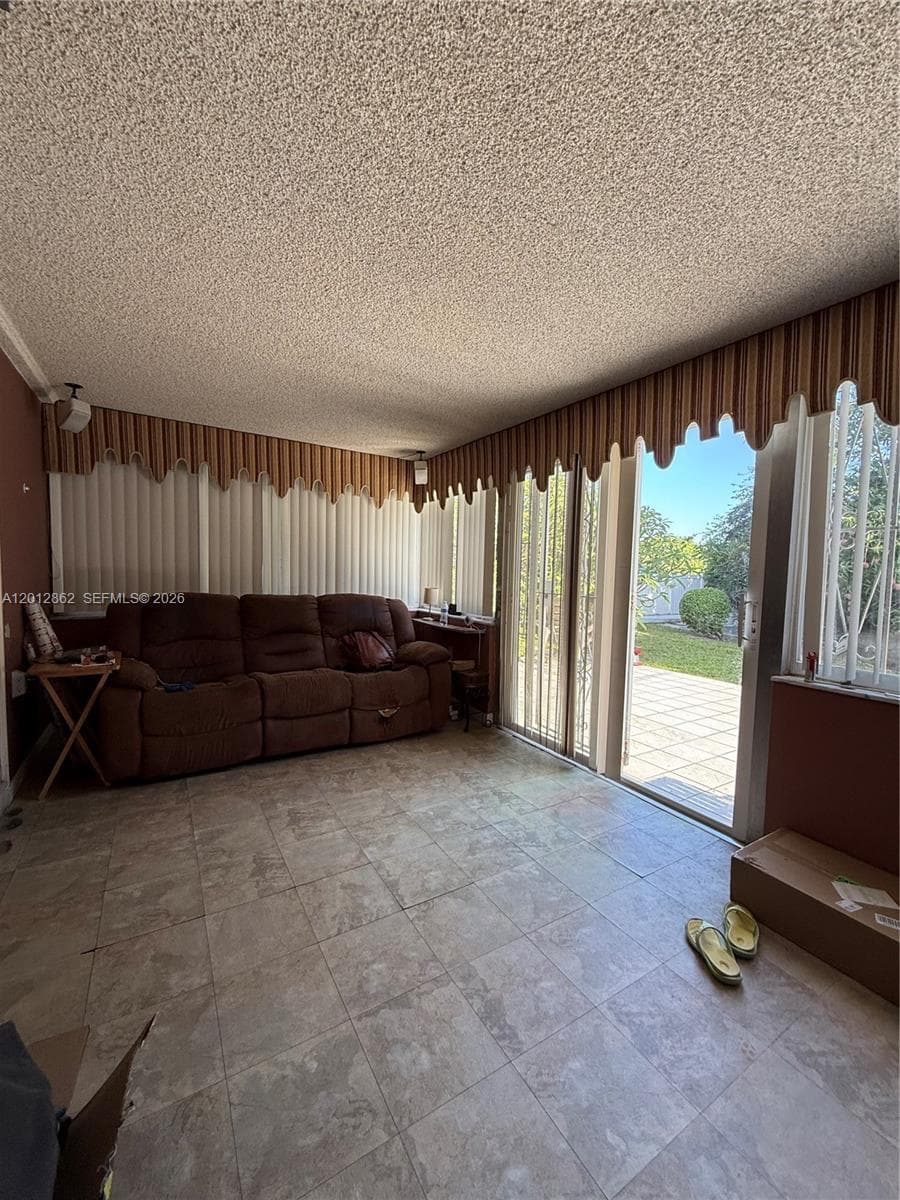 399 W 12th St, Hialeah, FL 33010 photo 9