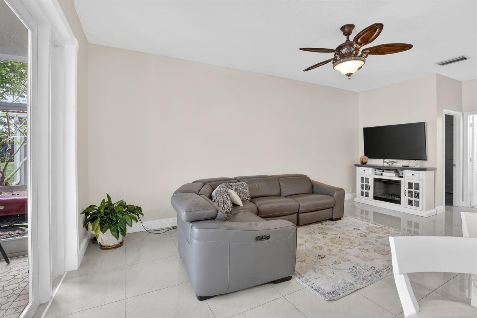 711 Heritage Way, Weston, FL 33326 photo 8