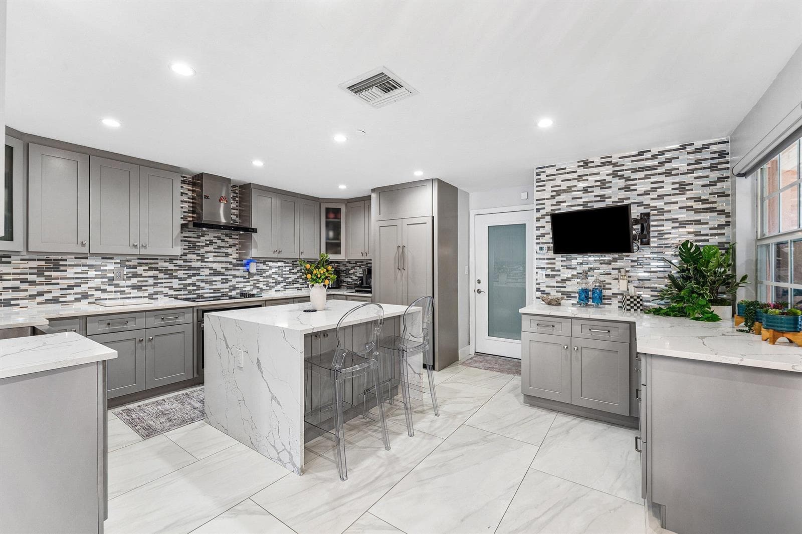 19 Hendricks Isle, Fort Lauderdale, FL 33301 photo 6