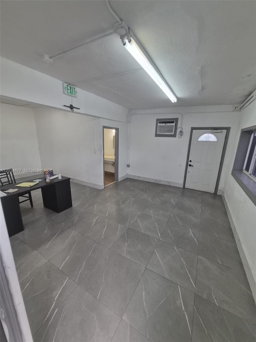 10400 SW 27th St, Miami, FL 33165 photo 7