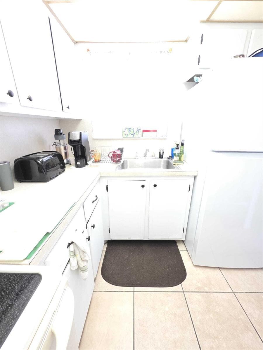 8400 Sunrise Lakes Boulevard # 107, Sunrise, FL 33322 photo 11