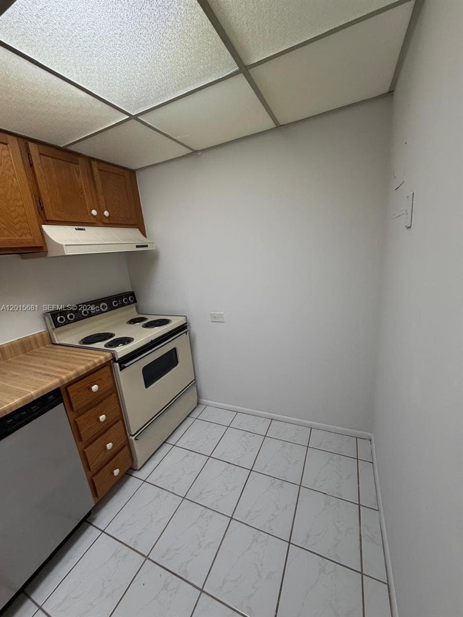 3720 Inverrary Dr # 2K, Lauderhill, FL 33319 photo 3