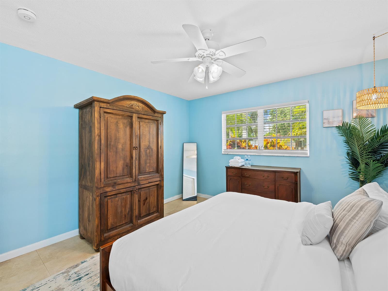 3240 Spanish River Drive, Lauderdale By The Sea, FL 33062 photo 13