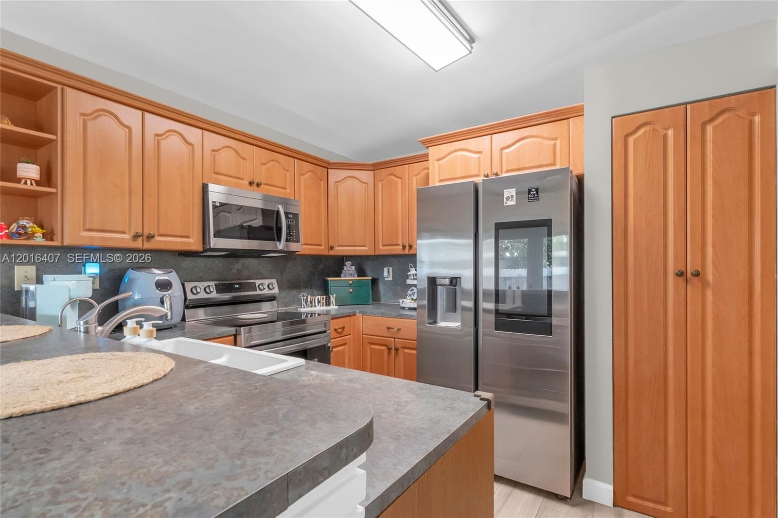 8266 NW 192nd Ter, Hialeah, FL 33015 photo 12
