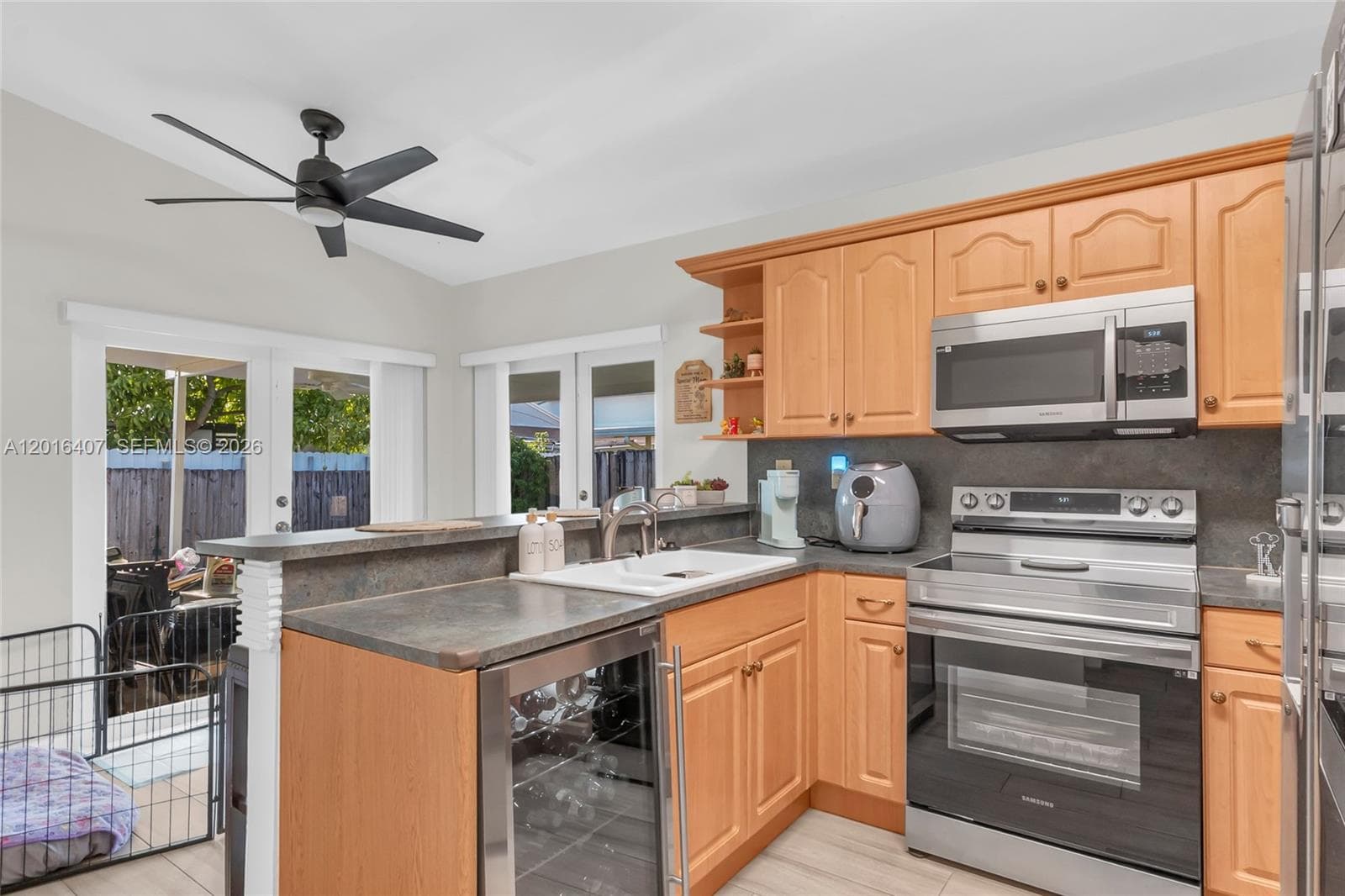 8266 NW 192nd Ter, Hialeah, FL 33015 photo 11
