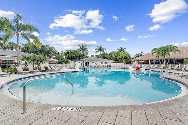 22 S Cortez Dr, Margate, FL 33068 photo 10