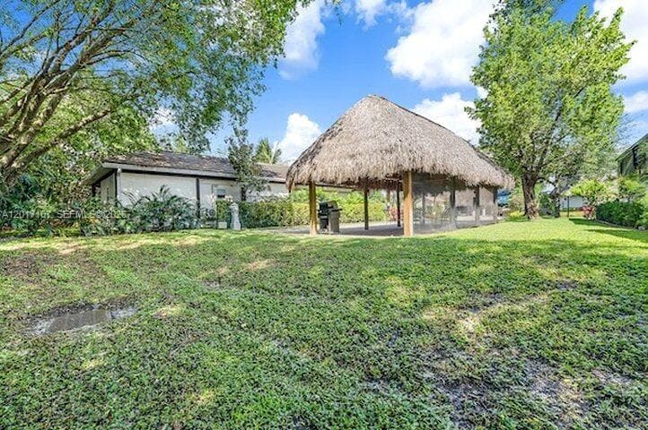 22 S Cortez Dr, Margate, FL 33068 photo 8