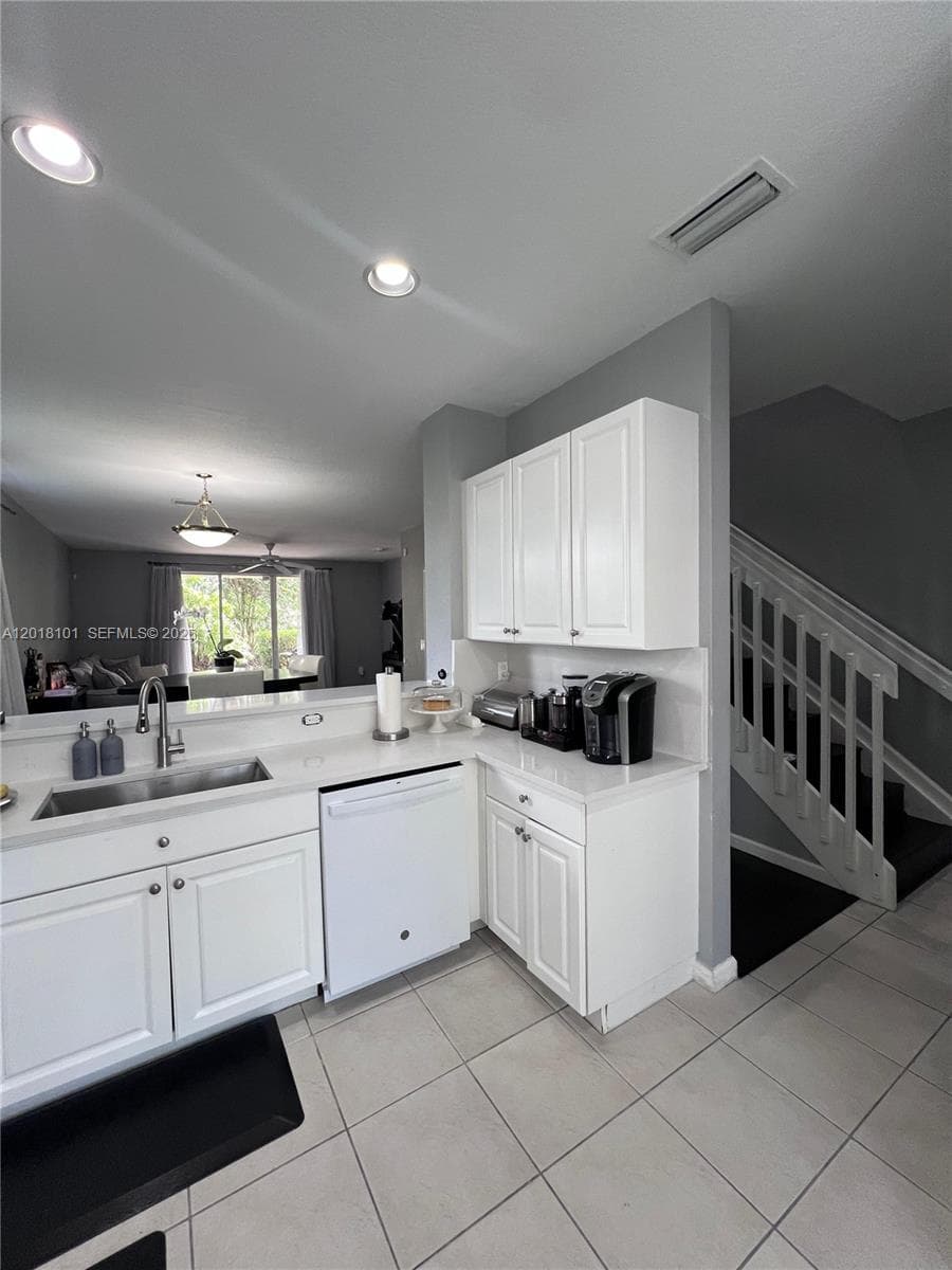 681 NW 42nd Ave # -, Plantation, FL 33317 photo 2
