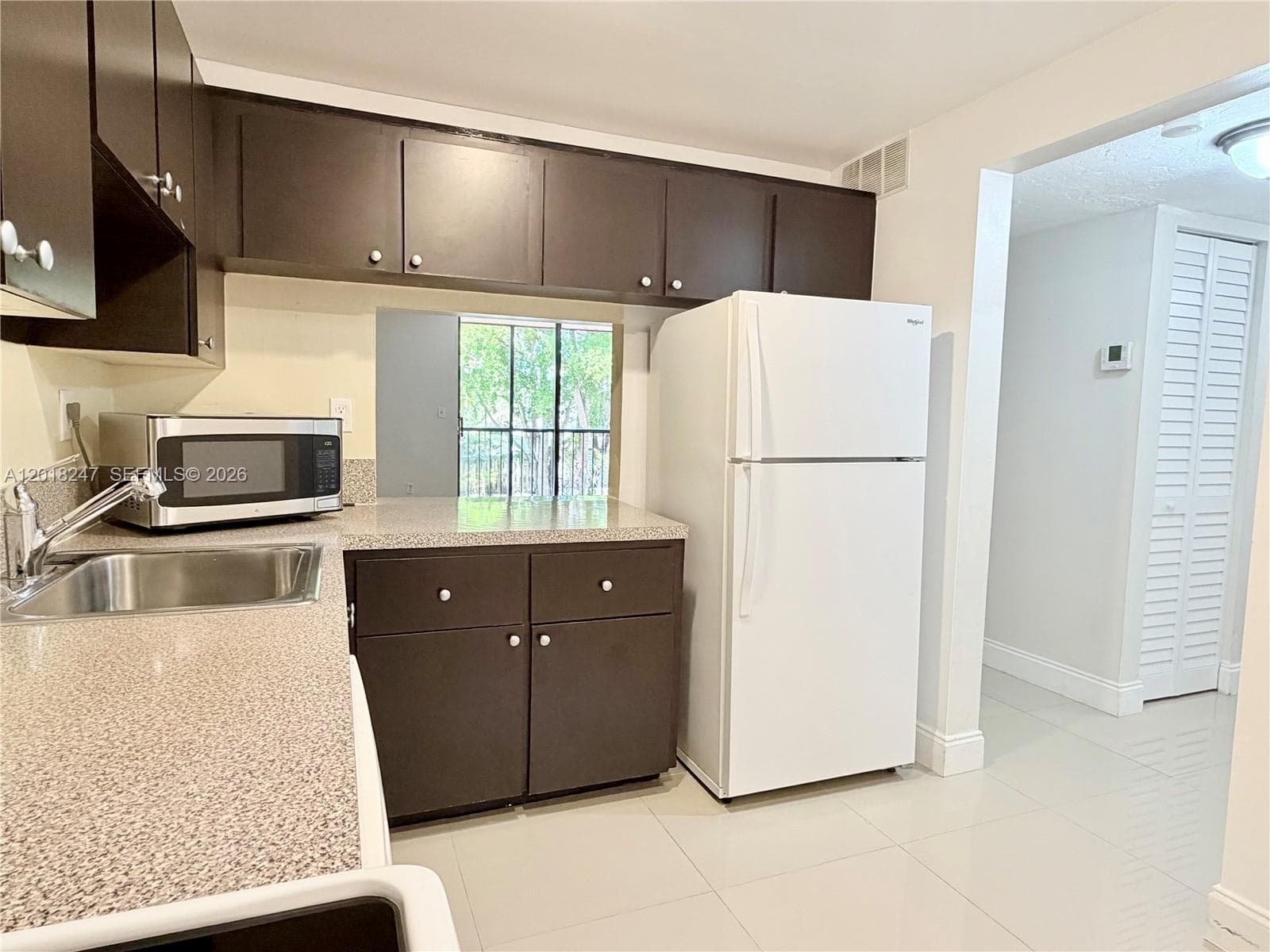 450 Commodore Dr # 214, Plantation, FL 33325 photo 7