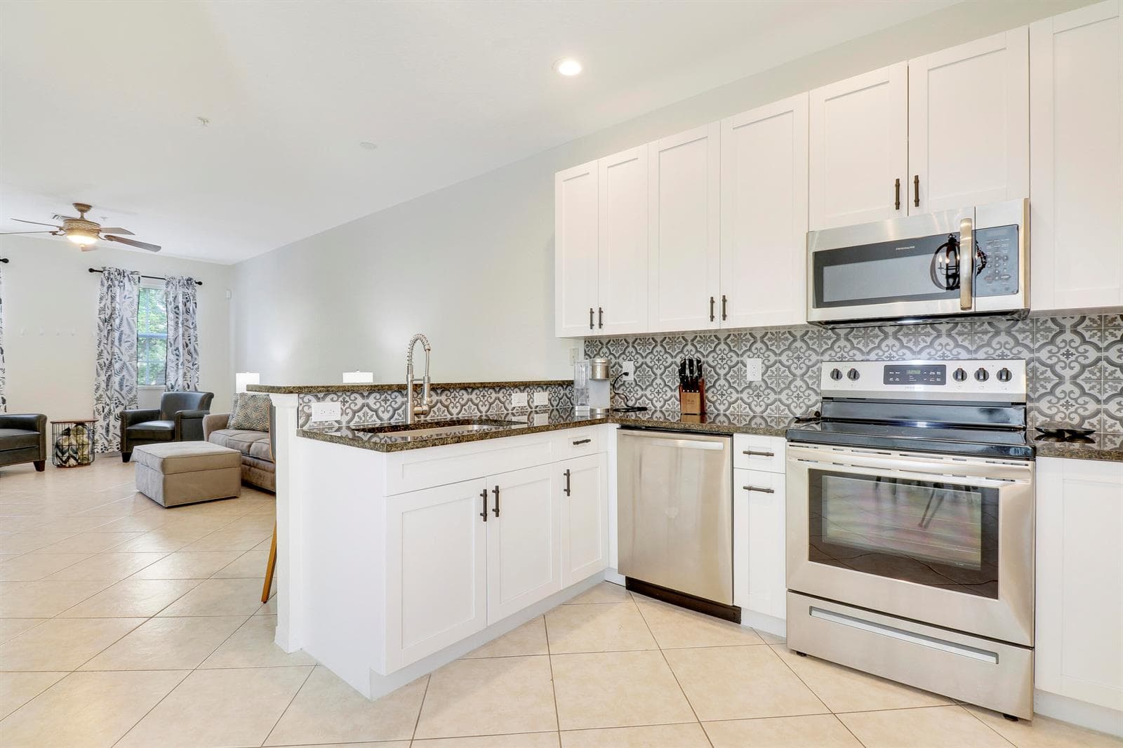 123 E Thatch Palm Circle, Jupiter, FL 33458 photo 10
