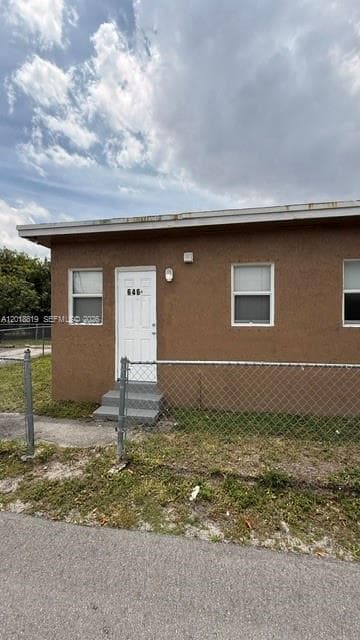646 NW 14th Ter # APT EAST, Fort Lauderdale, FL 33311 photo 3