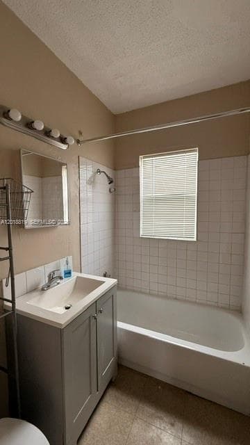646 NW 14th Ter # APT EAST, Fort Lauderdale, FL 33311 photo 9