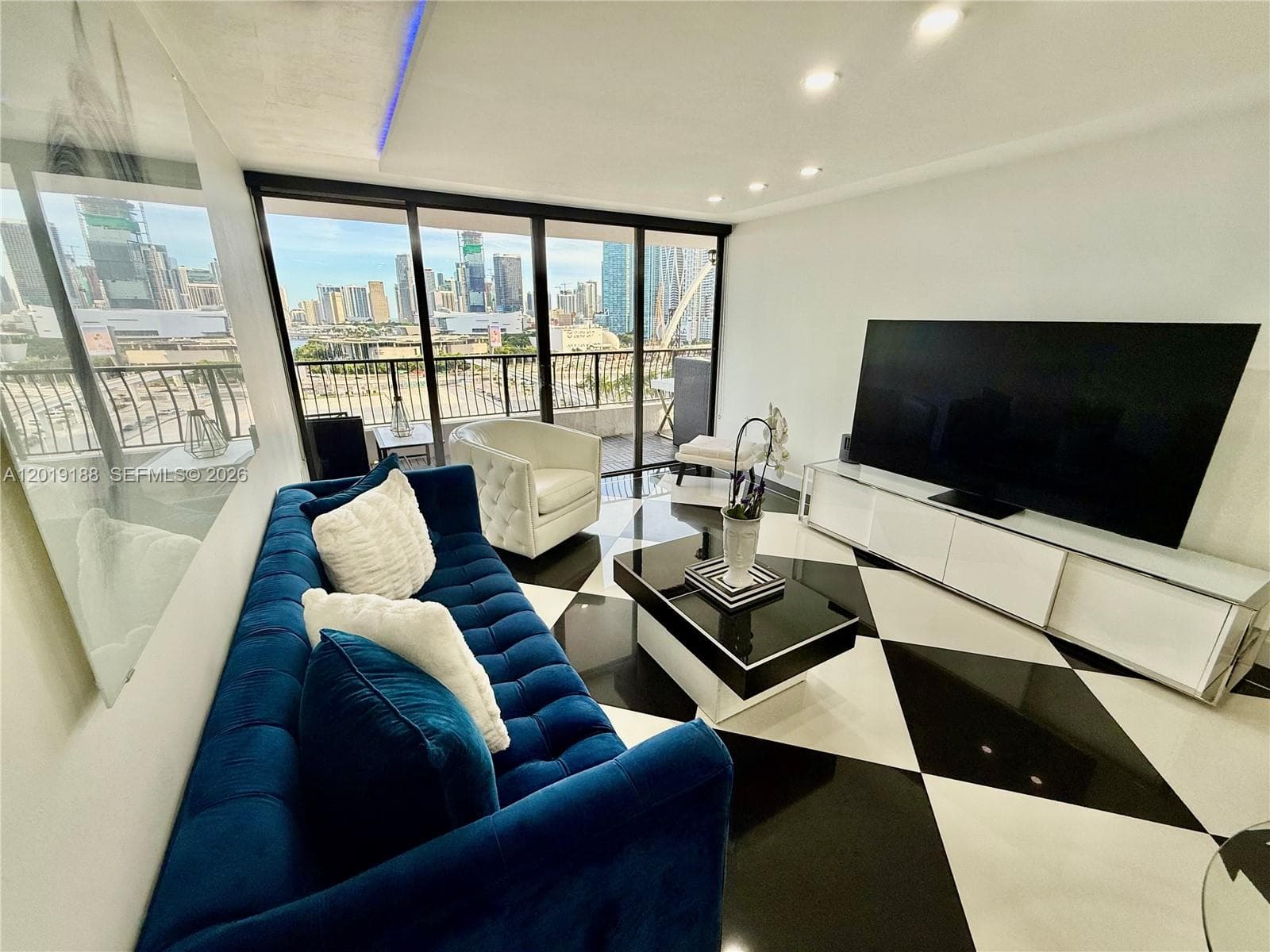 555 NE 15th St # 15H, Miami, FL 33132 photo 11