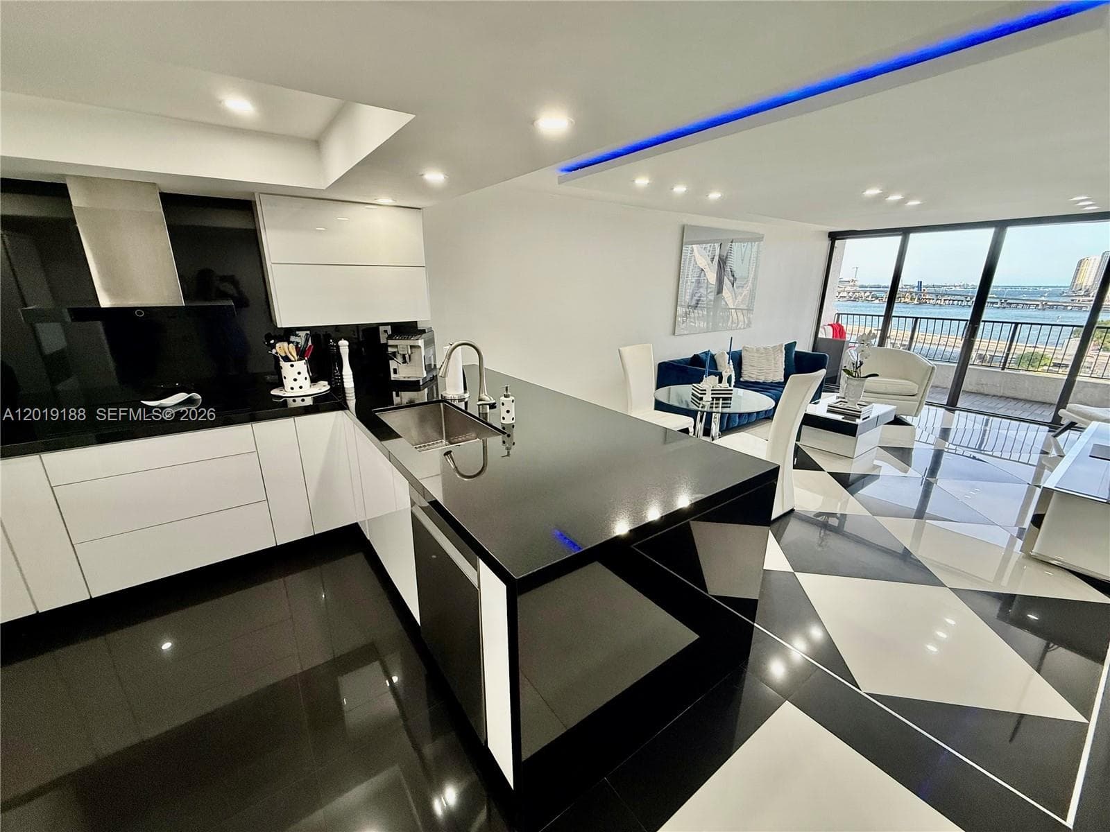 555 NE 15th St # 15H, Miami, FL 33132 photo 8