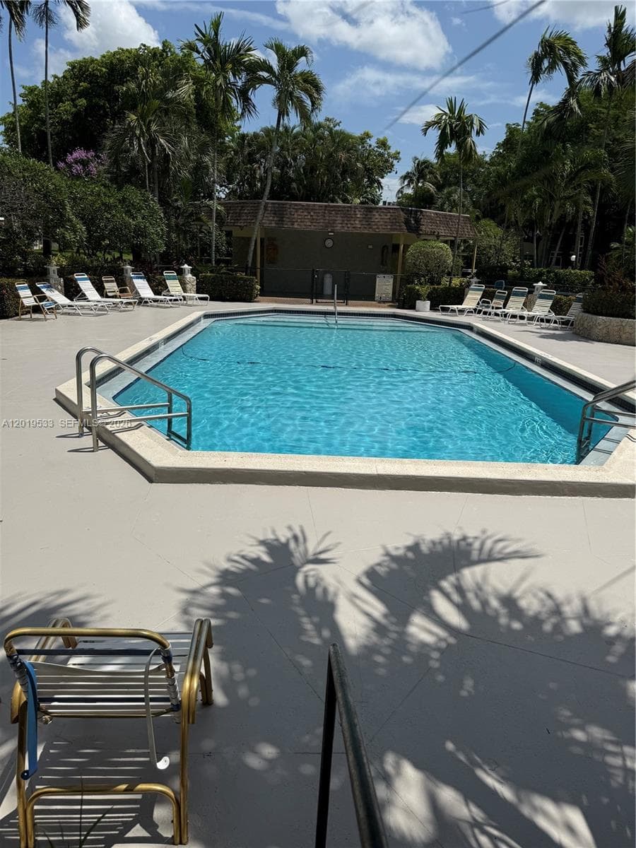 5131 W Oakland Park Blvd # 106, Lauderdale Lakes, FL 33313 photo 2