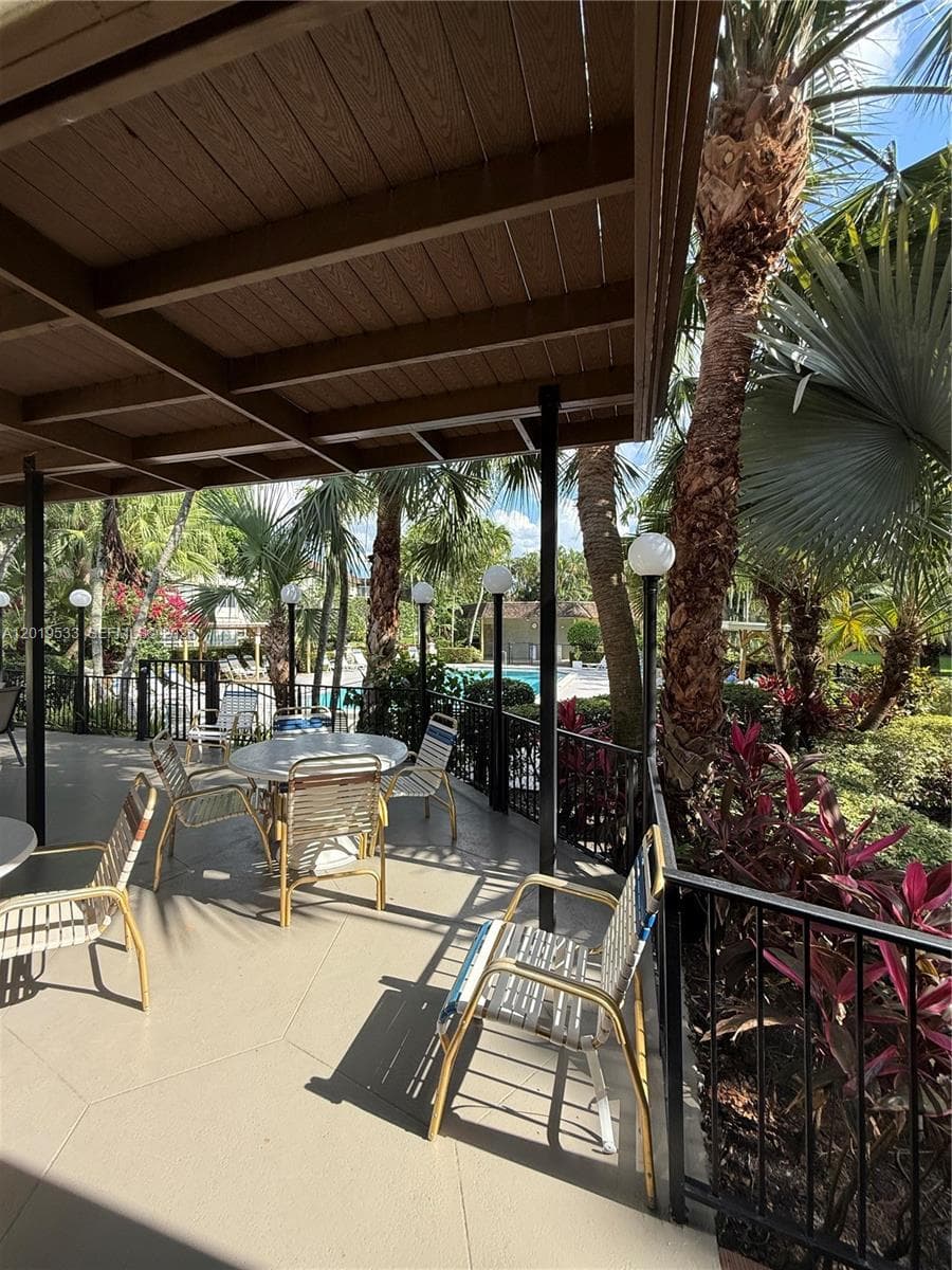 5131 W Oakland Park Blvd # 106, Lauderdale Lakes, FL 33313 photo 7
