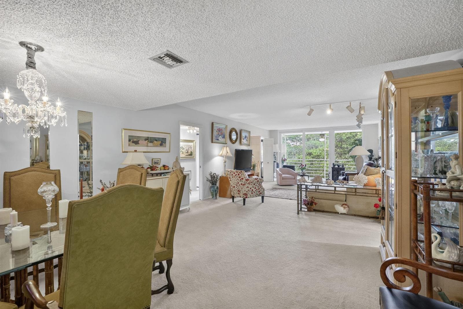 3900 Oaks Clubhouse Drive # 410, Pompano Beach, FL 33069 photo 6