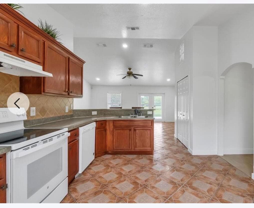 34 Bradford Court, Kissimmee, FL 34758 photo 7