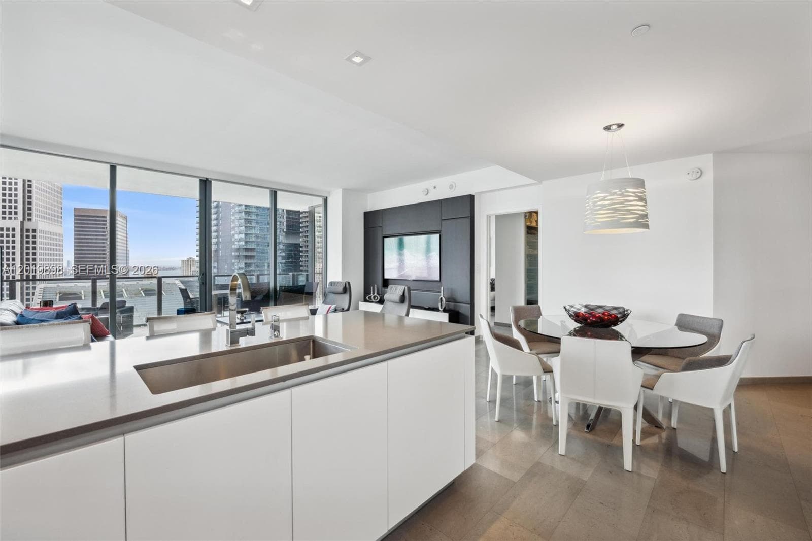 88 SW 7th St # 2111, Miami, FL 33130 photo 9