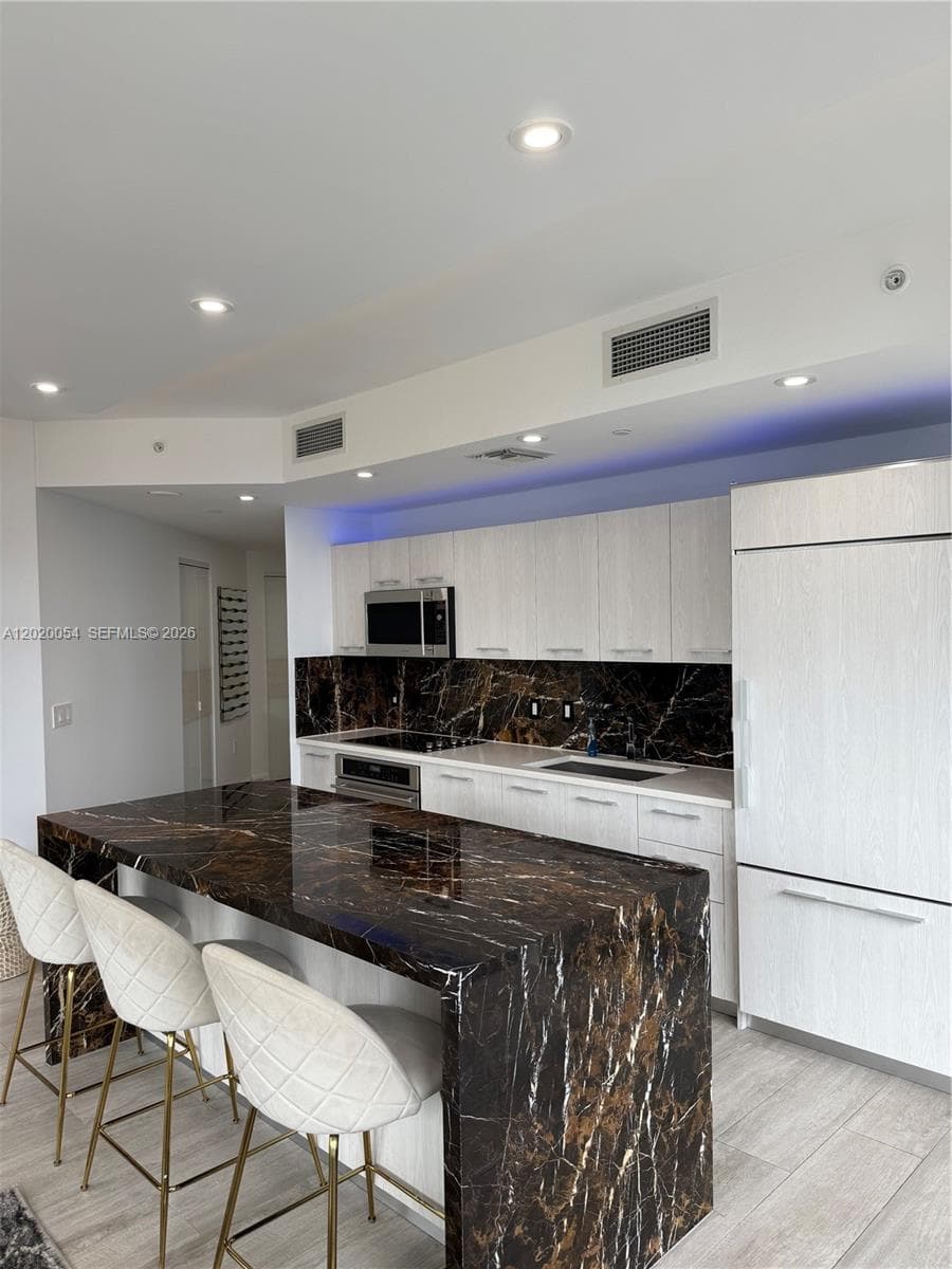 55 SW 9th St # 2703, Miami, FL 33130 photo 6