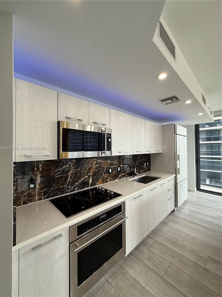 55 SW 9th St # 2703, Miami, FL 33130 photo 3