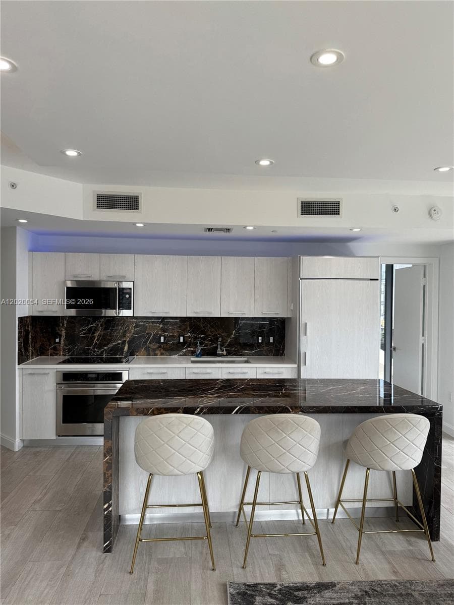 55 SW 9th St # 2703, Miami, FL 33130 photo 5