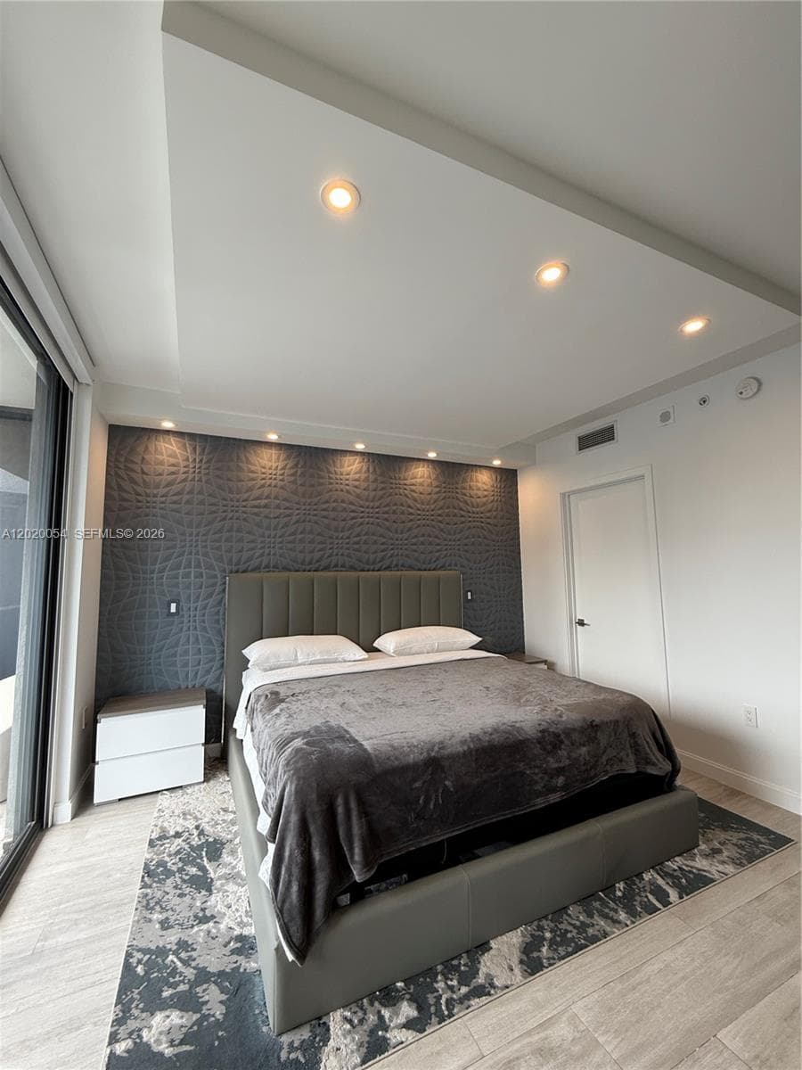 55 SW 9th St # 2703, Miami, FL 33130 photo 9