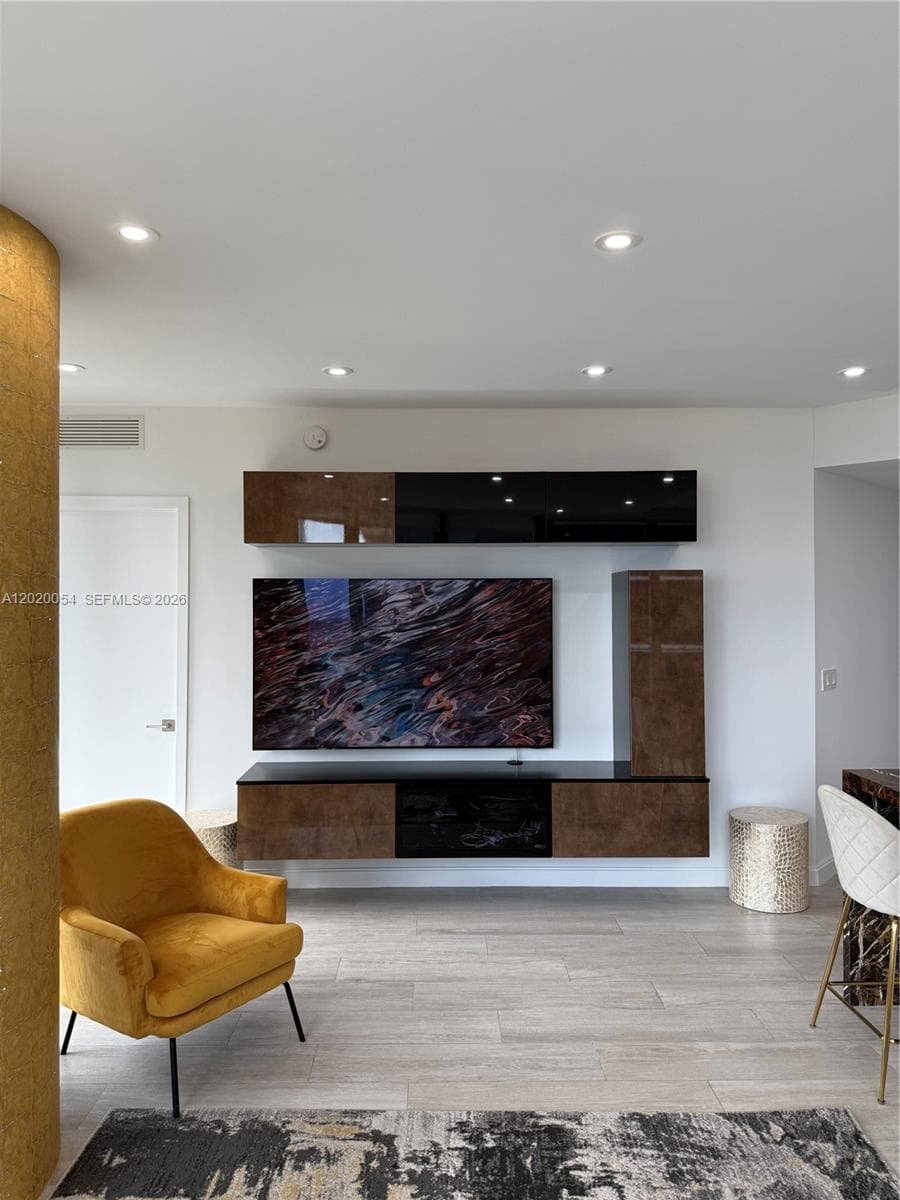 55 SW 9th St # 2703, Miami, FL 33130 photo 8