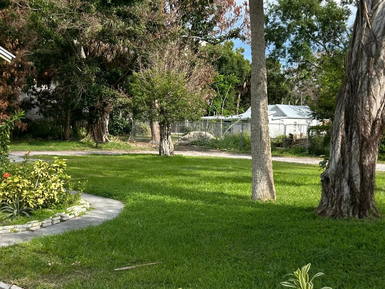 308 S 8th Street, Fort Pierce, FL 34950 photo 2