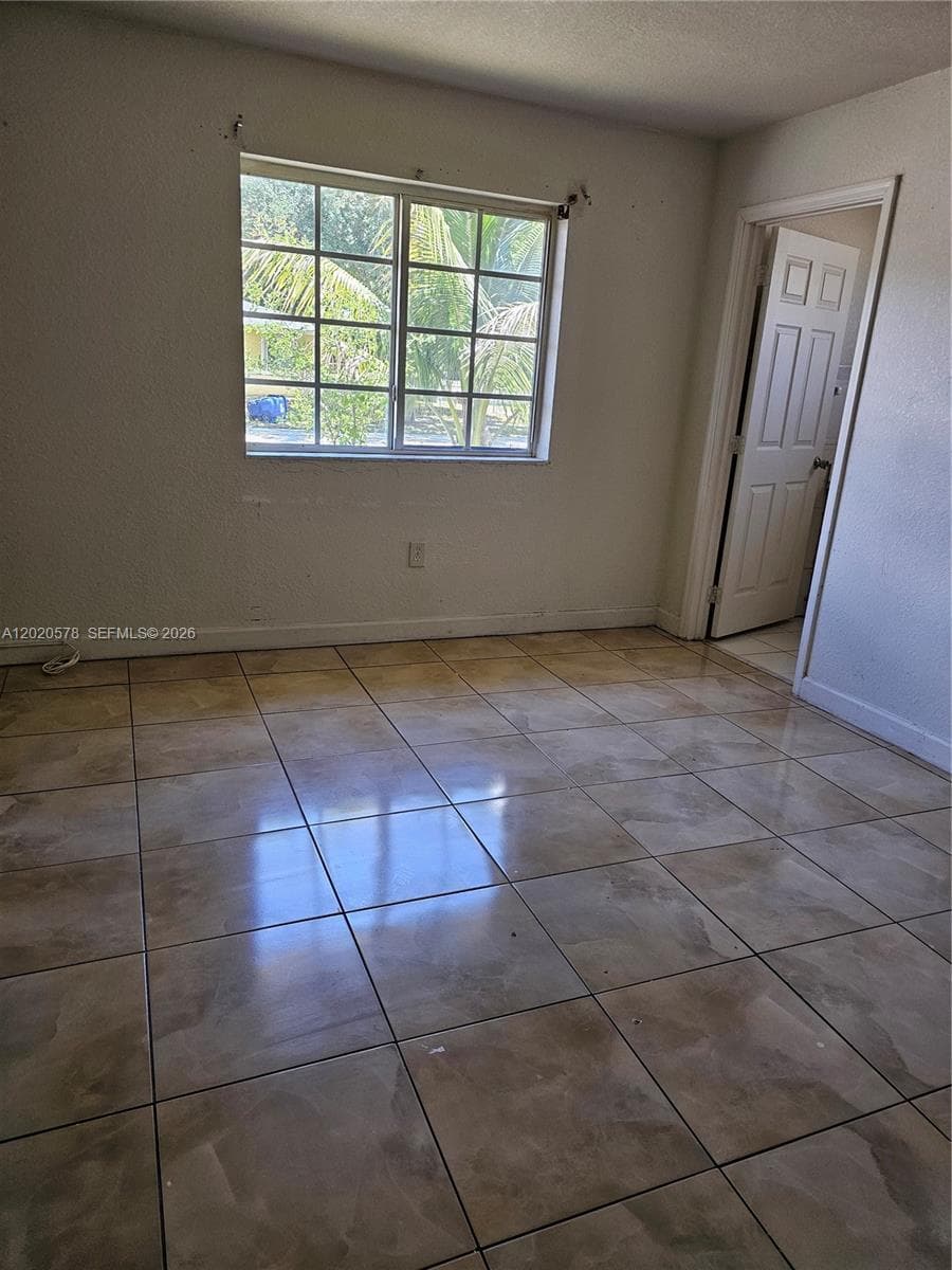 15700 NW 37th Pl, Miami Gardens, FL 33054 photo 8