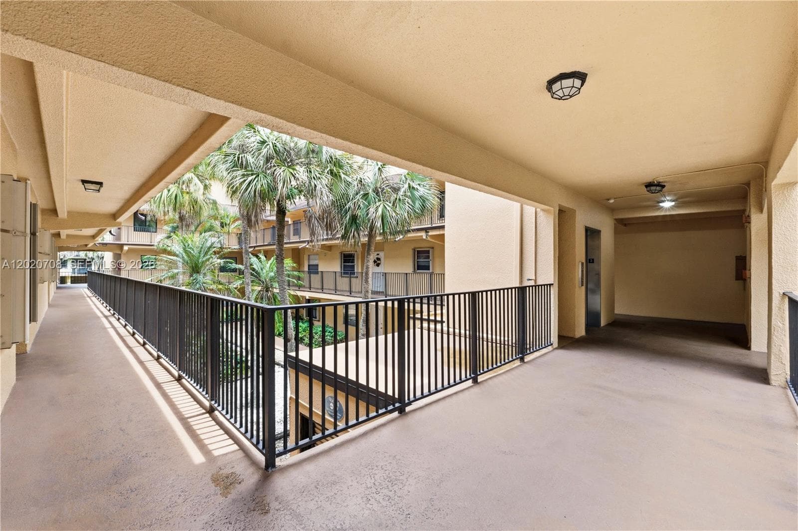 430 Commodore Dr # 213, Plantation, FL 33325 photo 5