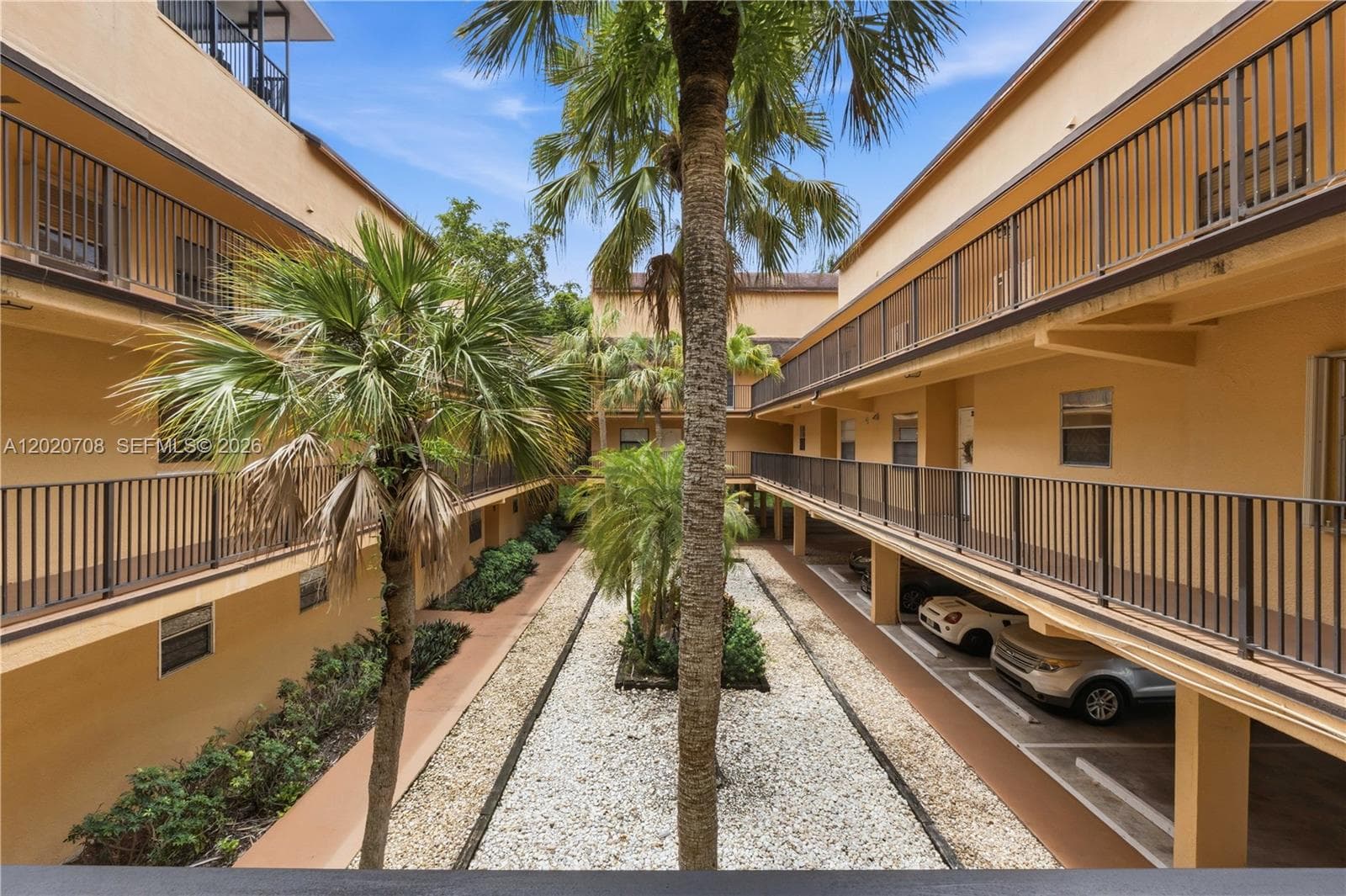 430 Commodore Dr # 213, Plantation, FL 33325 photo 4