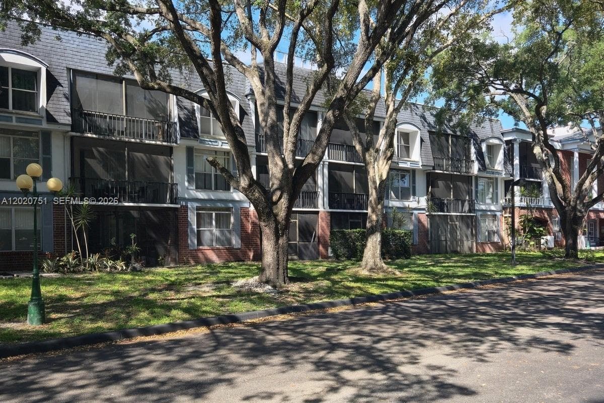 3660 Inverrary Dr # 3T, Lauderhill, FL 33319 photo 6