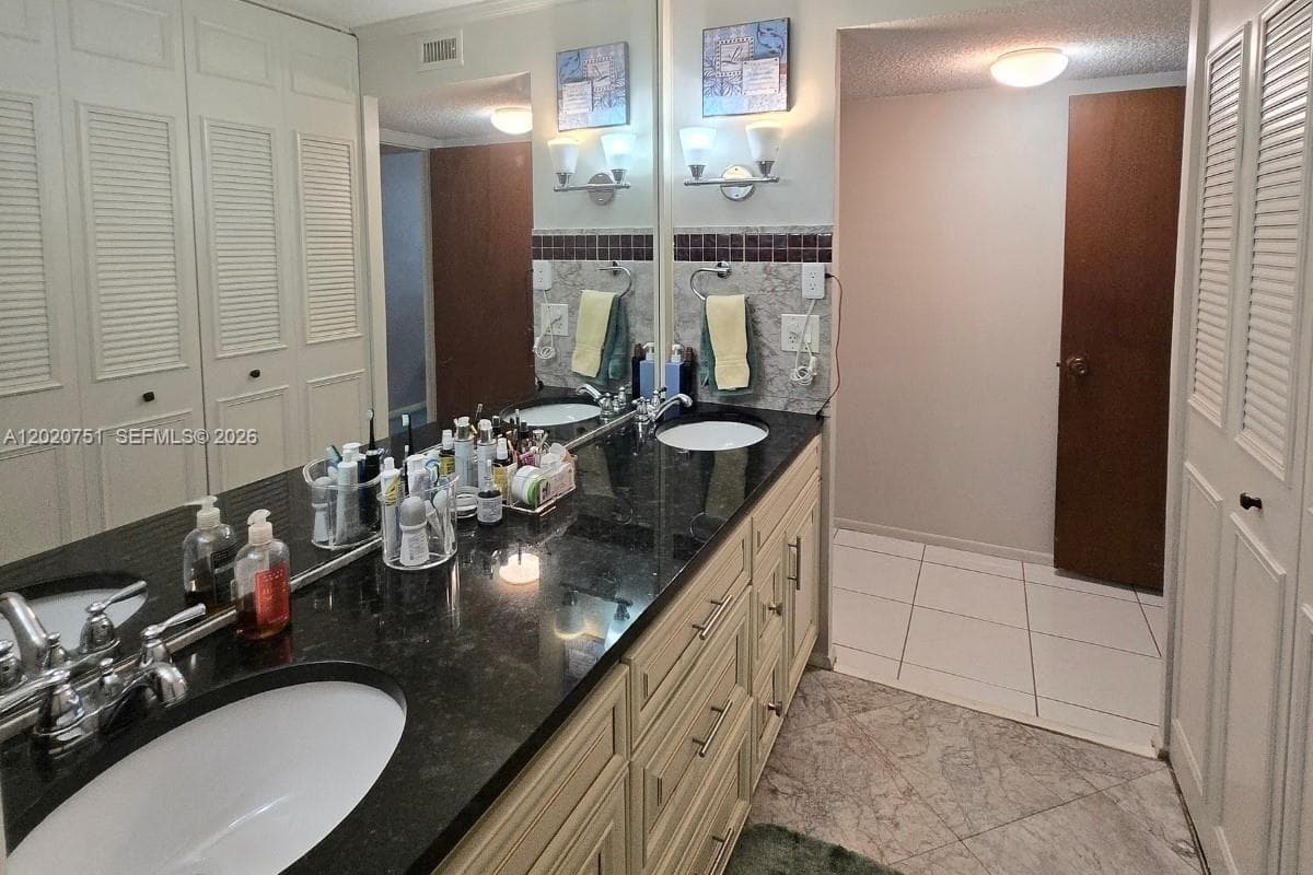 3660 Inverrary Dr # 3T, Lauderhill, FL 33319 photo 12