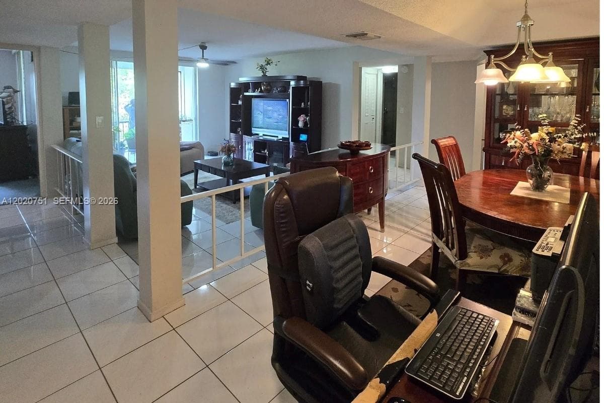 3660 Inverrary Dr # 3T, Lauderhill, FL 33319 photo 9