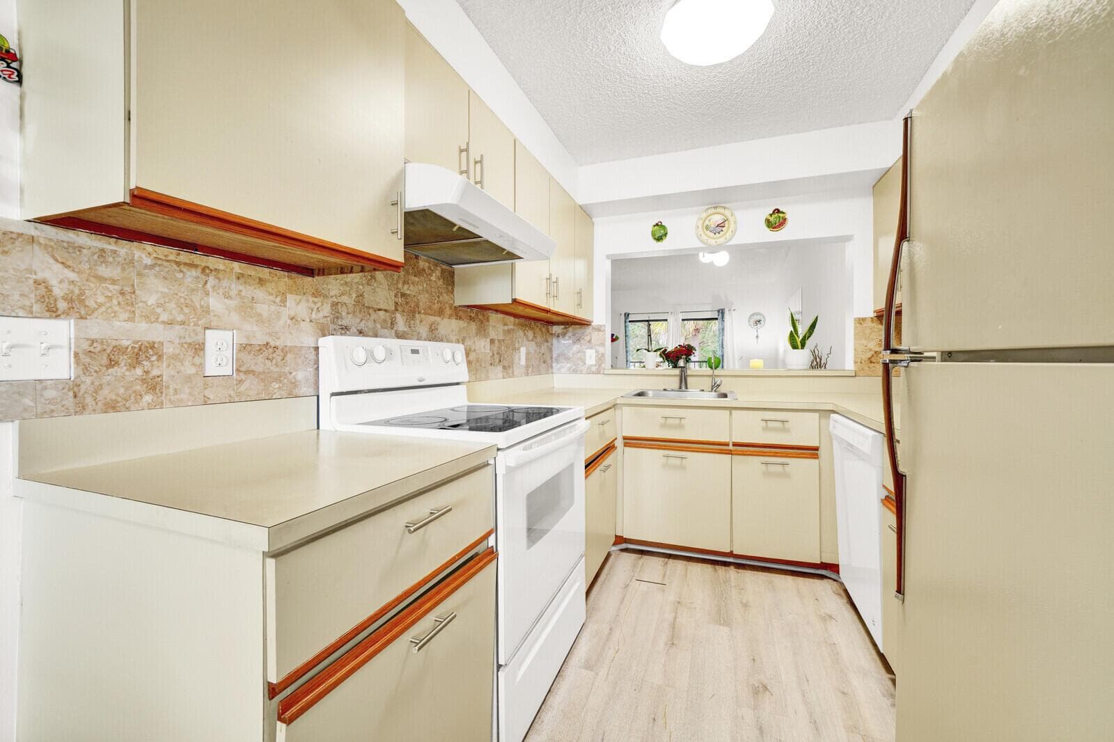 7867 Willow Spring Drive # 821, Lake Worth, FL 33467 photo 7