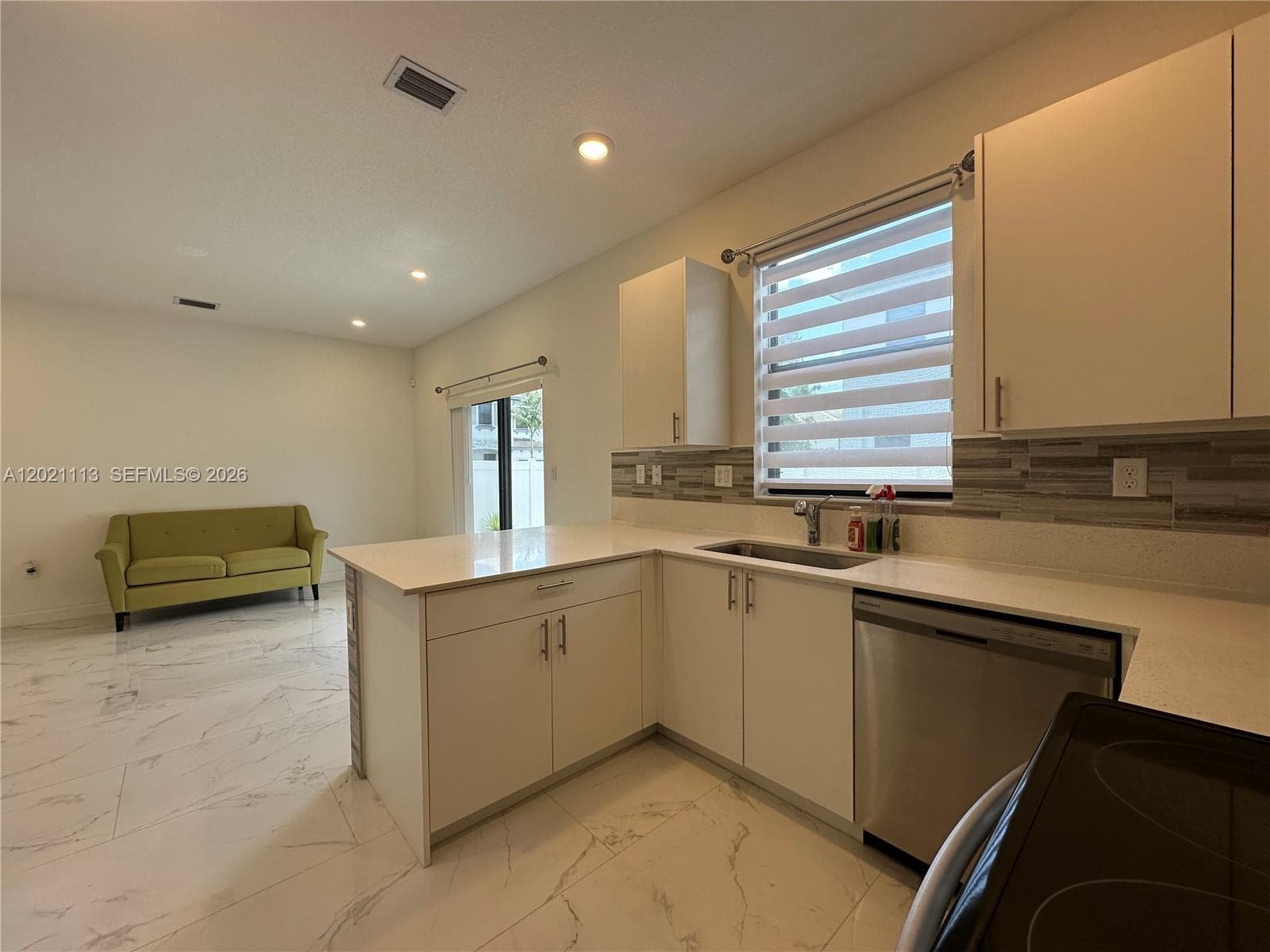 20352 NW 6th Ave, Miami Gardens, FL 33169 photo 9
