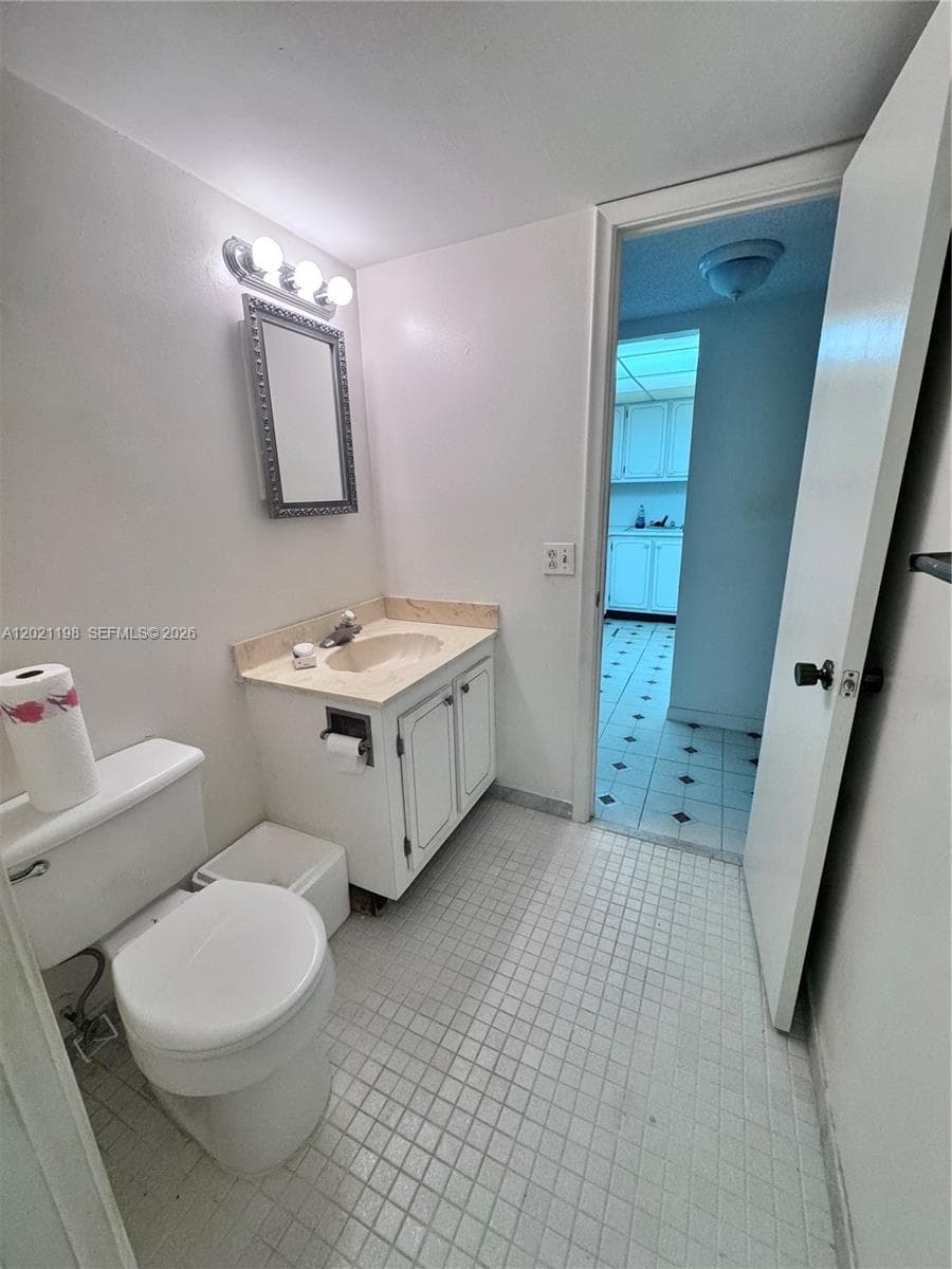 1800 N Andrews Ave # 2E, Fort Lauderdale, FL 33311 photo 11