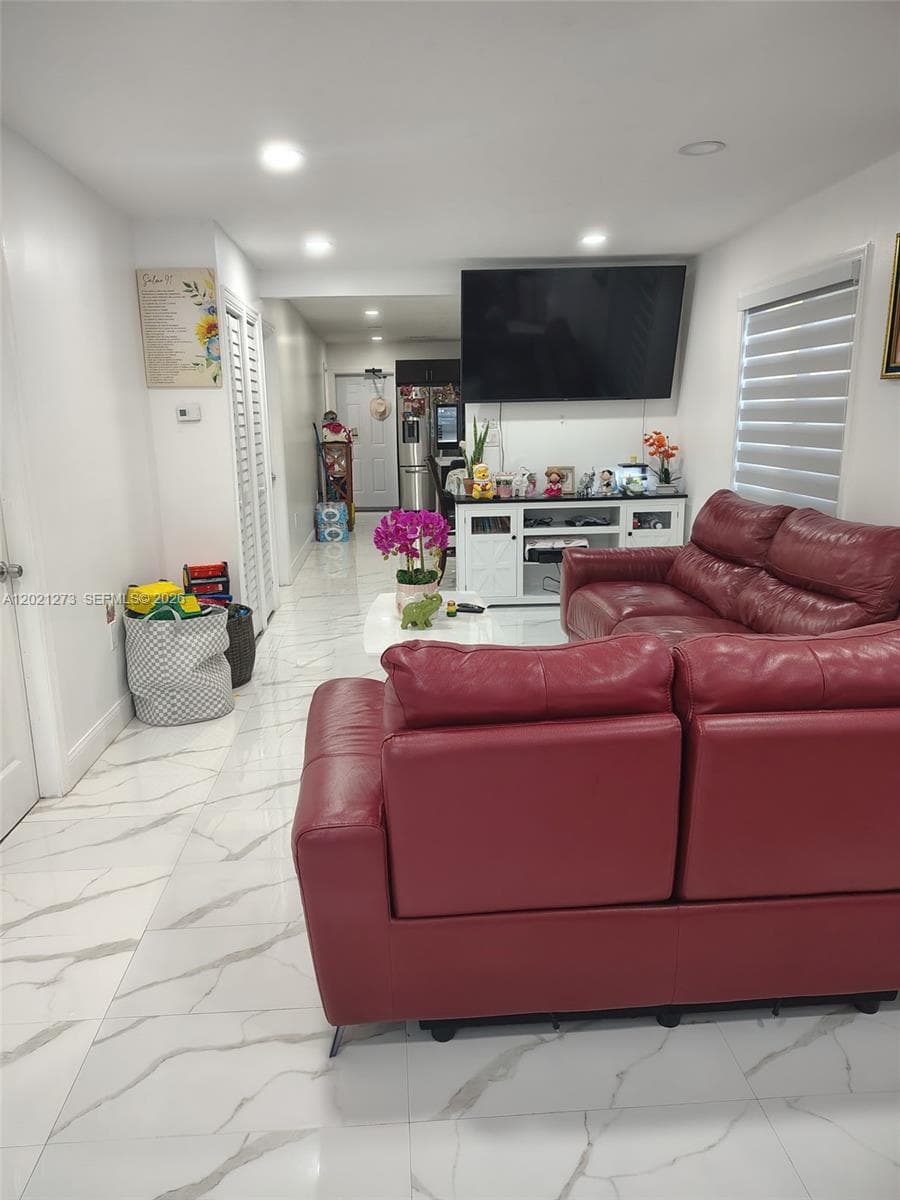 320 NW 2nd St, Florida City, FL 33034 photo 5