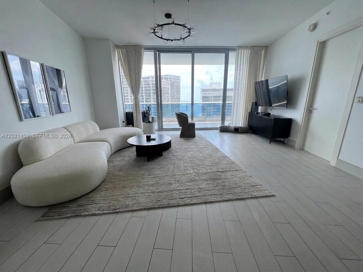 200 Biscayne Boulevard Way # 5004, Miami, FL 33131 photo 7