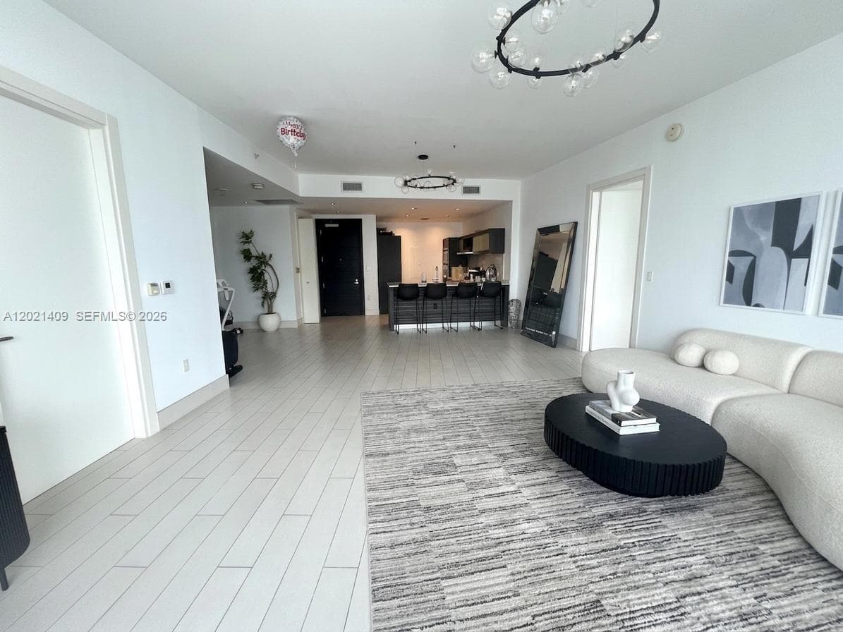 200 Biscayne Boulevard Way # 5004, Miami, FL 33131 photo 9