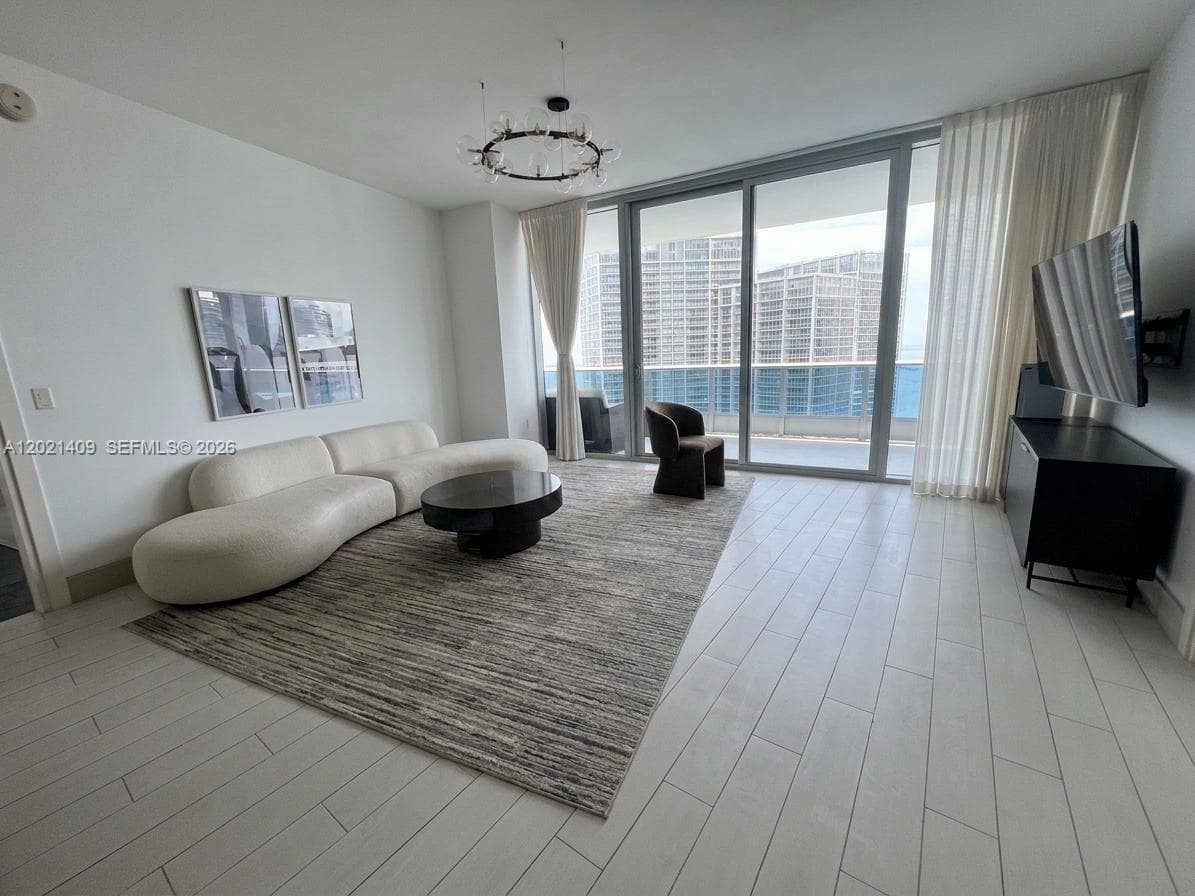 200 Biscayne Boulevard Way # 5004, Miami, FL 33131 photo 8