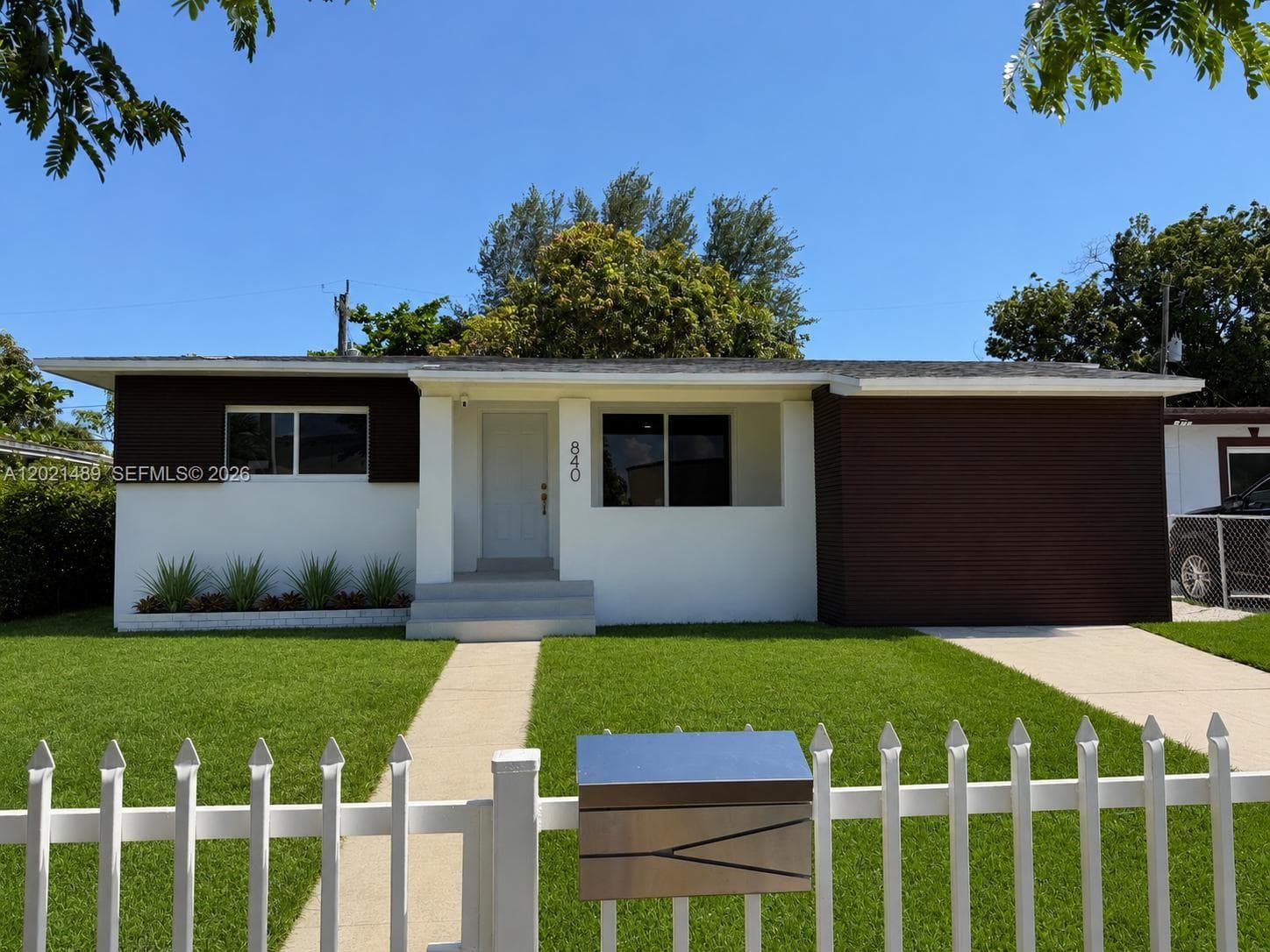 840 NW 67th St, Miami, FL 33150 photo 2